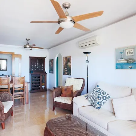 2 Bedroom Lovely In Apartment *
