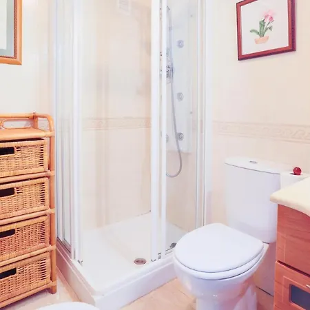 Apartment 2 Bedroom Lovely In